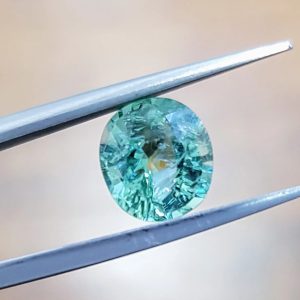 טורמלין ירוק נדיר