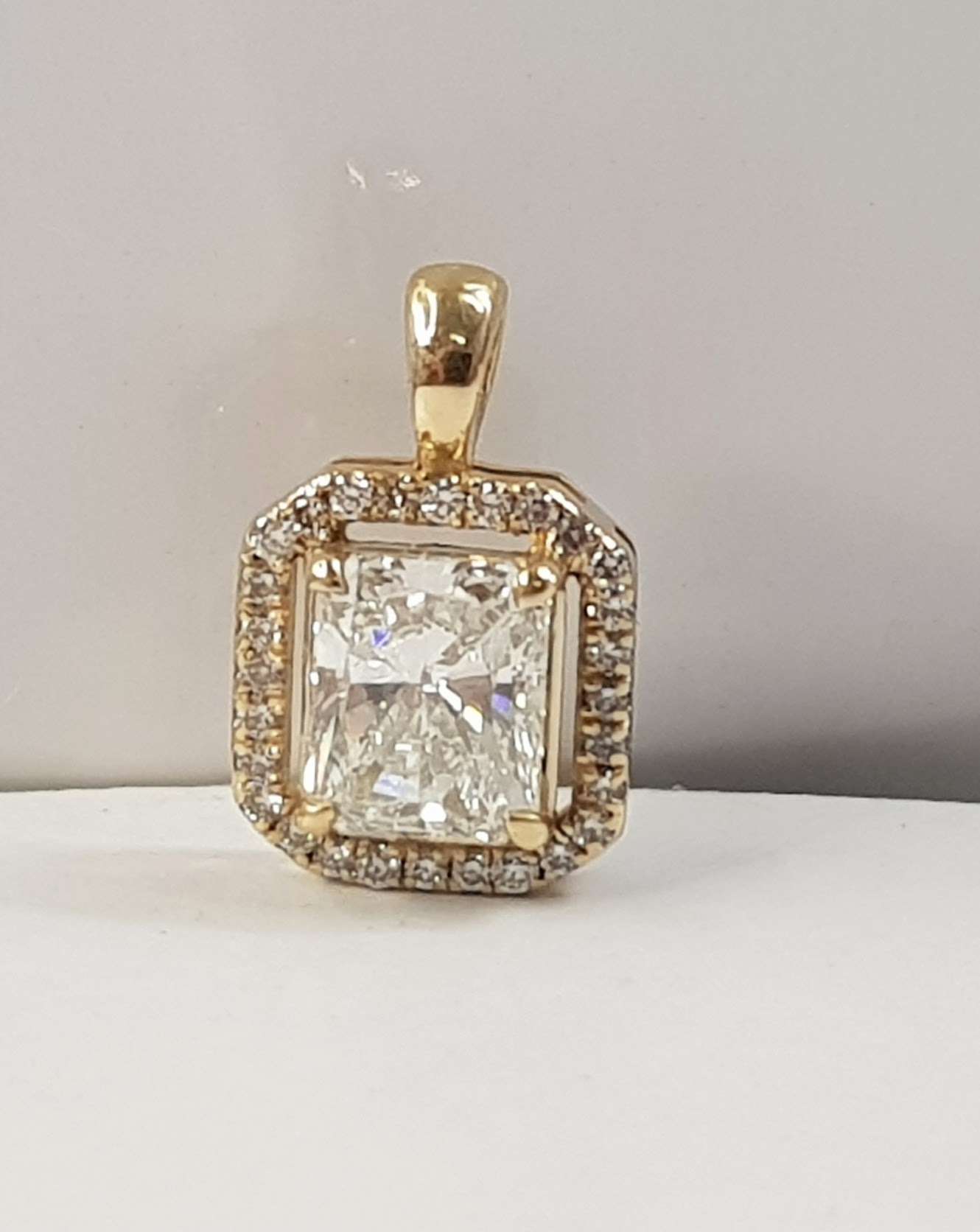 תליון יהלום רדיאן HALO – תמונה 4