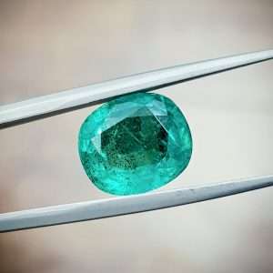 אמרלד 6.1 קראט קושיין