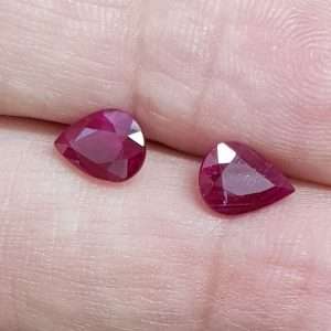 זוג טיפות רובי טבעי קראט